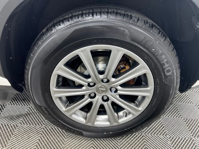 Used 2015 White Lexus 200t image 10