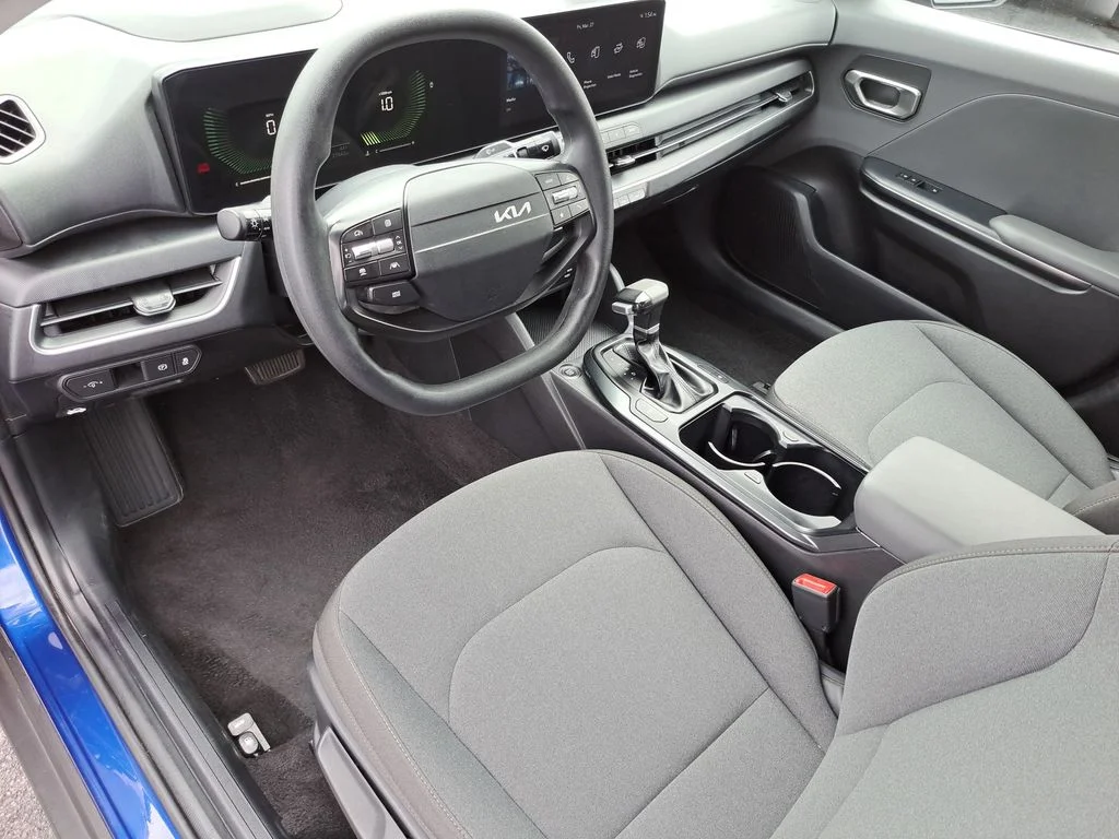 Used 2025 Blue Kia LXS image 18