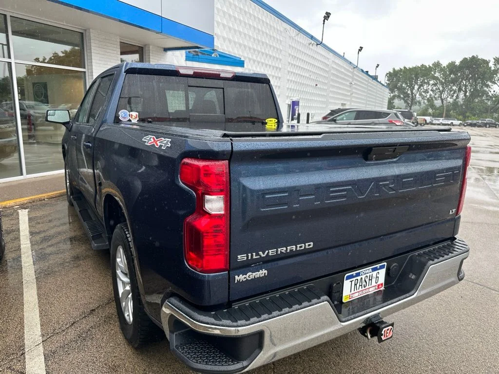 Used 2020 Blue Chevrolet LT image 4