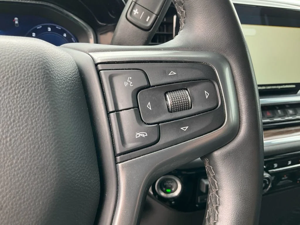 Used 2024 Summit White Chevrolet LT image 35