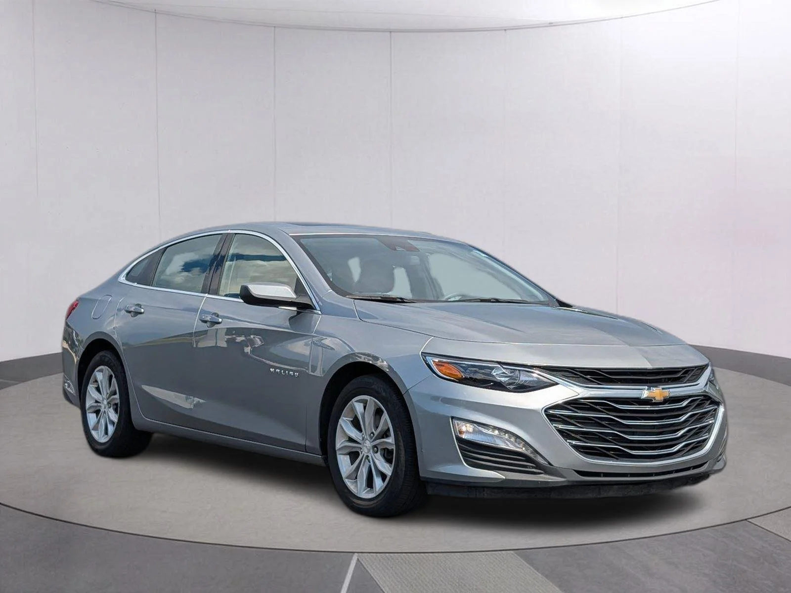 Used 2024 Sterling Gray Metallic Chevrolet LT image 5