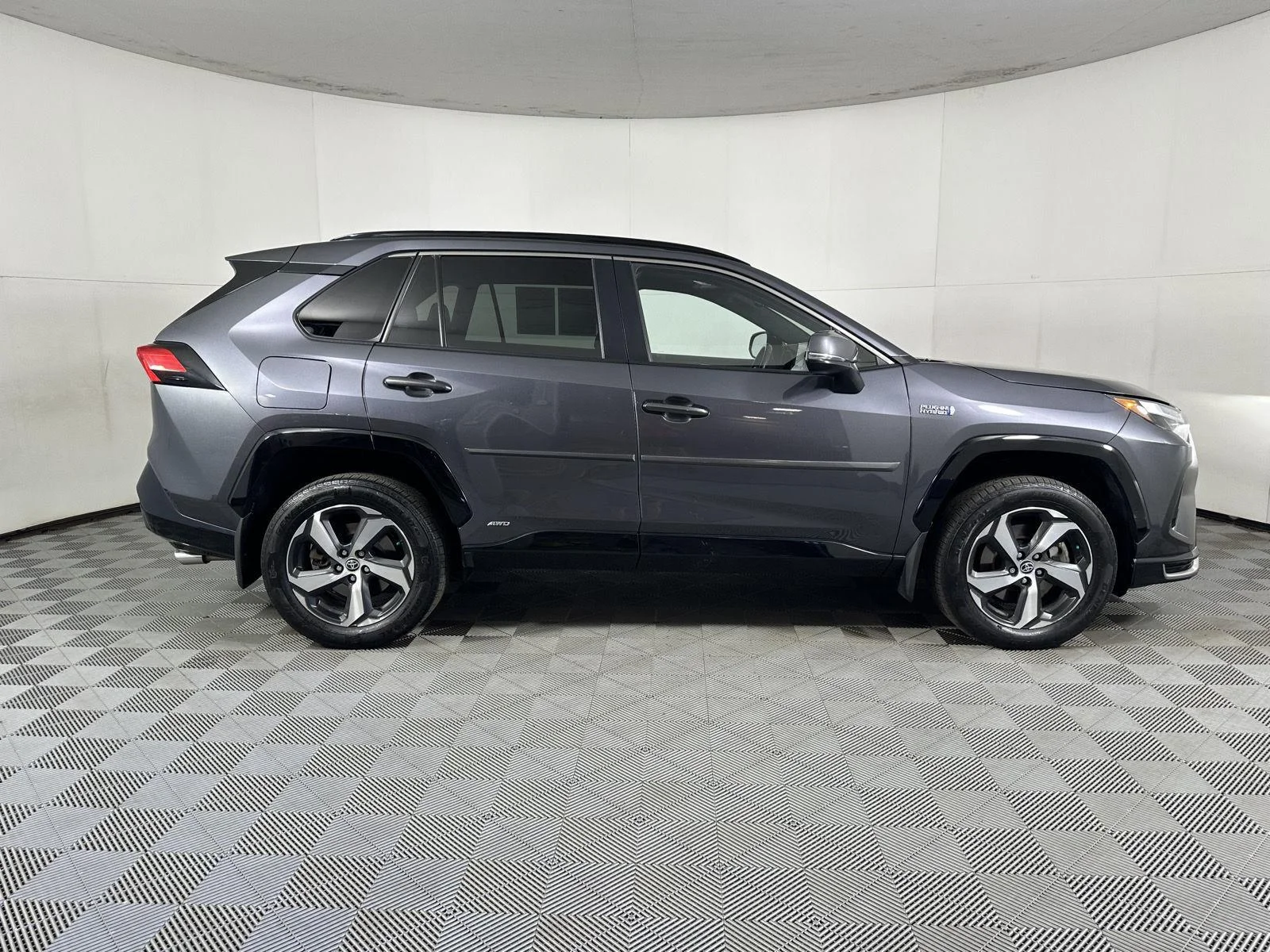 Used 2022 Magnetic Gray Metallic Toyota SE image 24