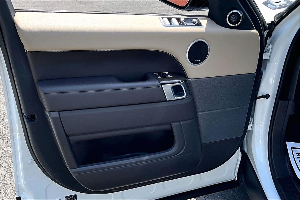 Certified Used 2022 Fuji White Land Rover SE image 18