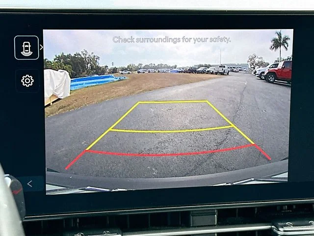 Used 2025 Green Hyundai SEL image 13