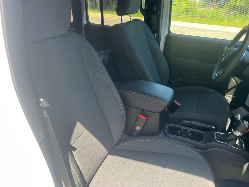 2024 Jeep Wrangler 4-Door Sahara - Photo 12