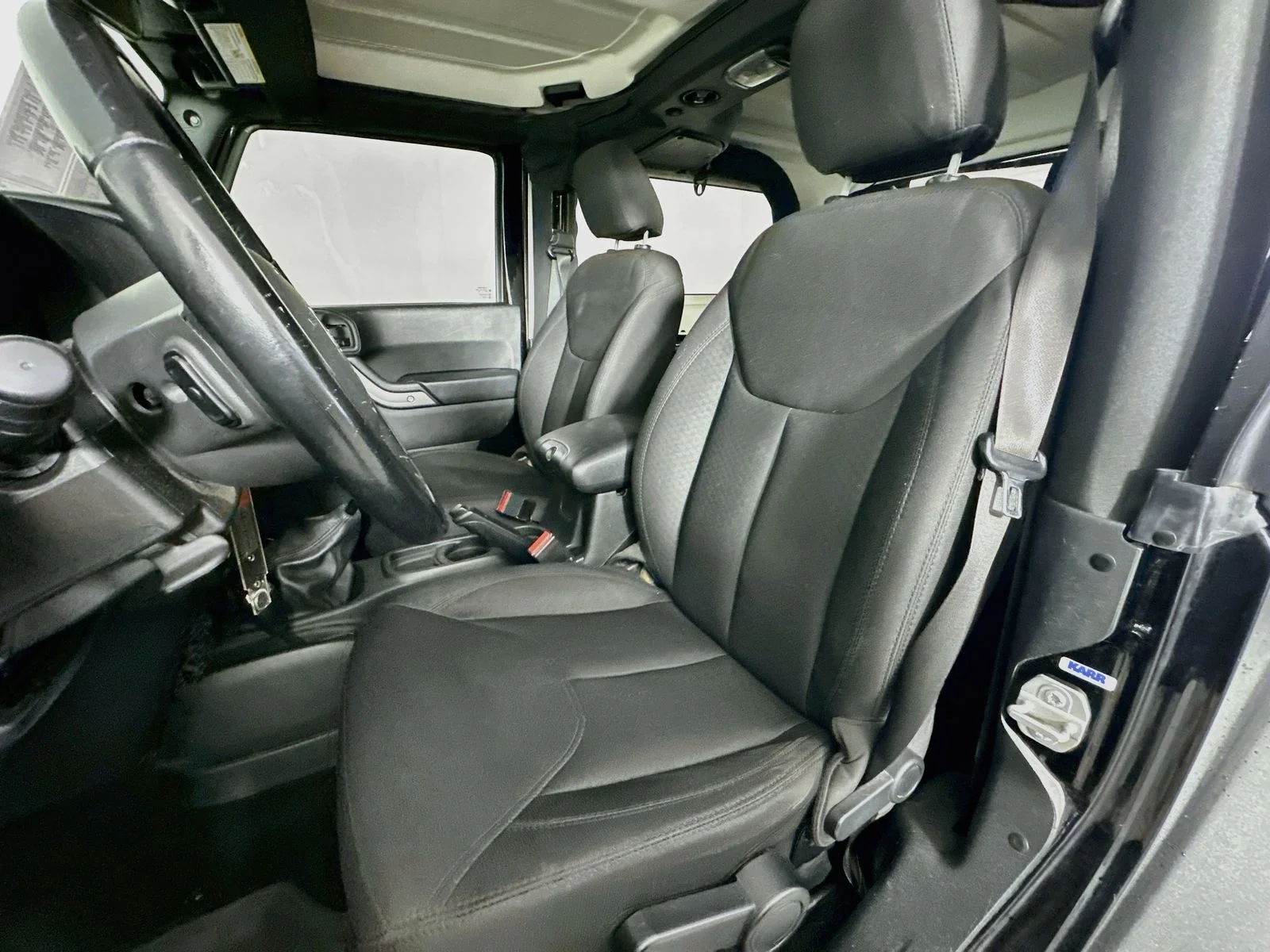 Used 2018 Black Clearcoat Jeep Sport image 17