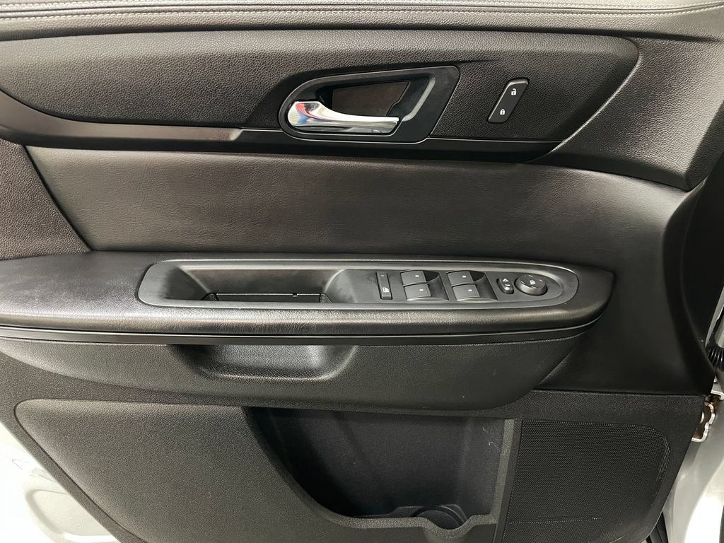 Certified Used 2015 SILVER ICE METALLIC Chevrolet LT image 24