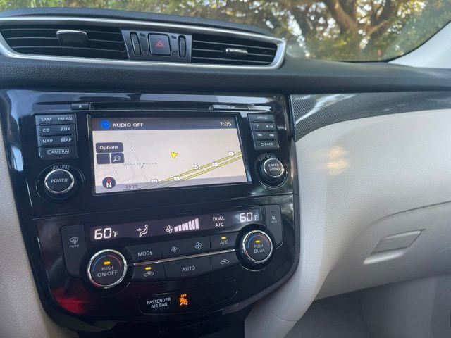 Used 2015 White Nissan SL image 14