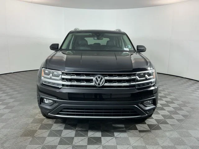 Used 2019 Black Volkswagen 3.6L V6 SE image 2