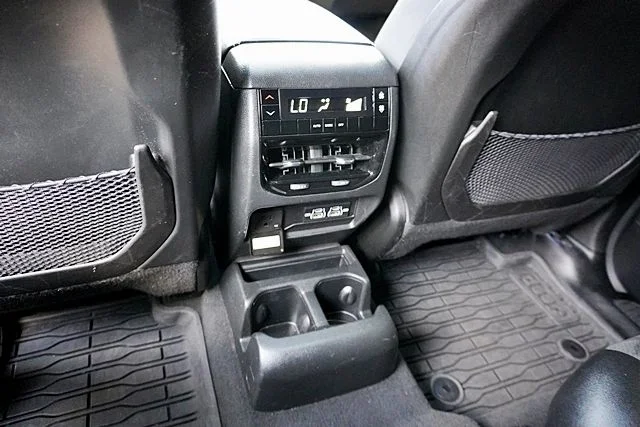 Used 2023 Black Jeep Altitude X image 19