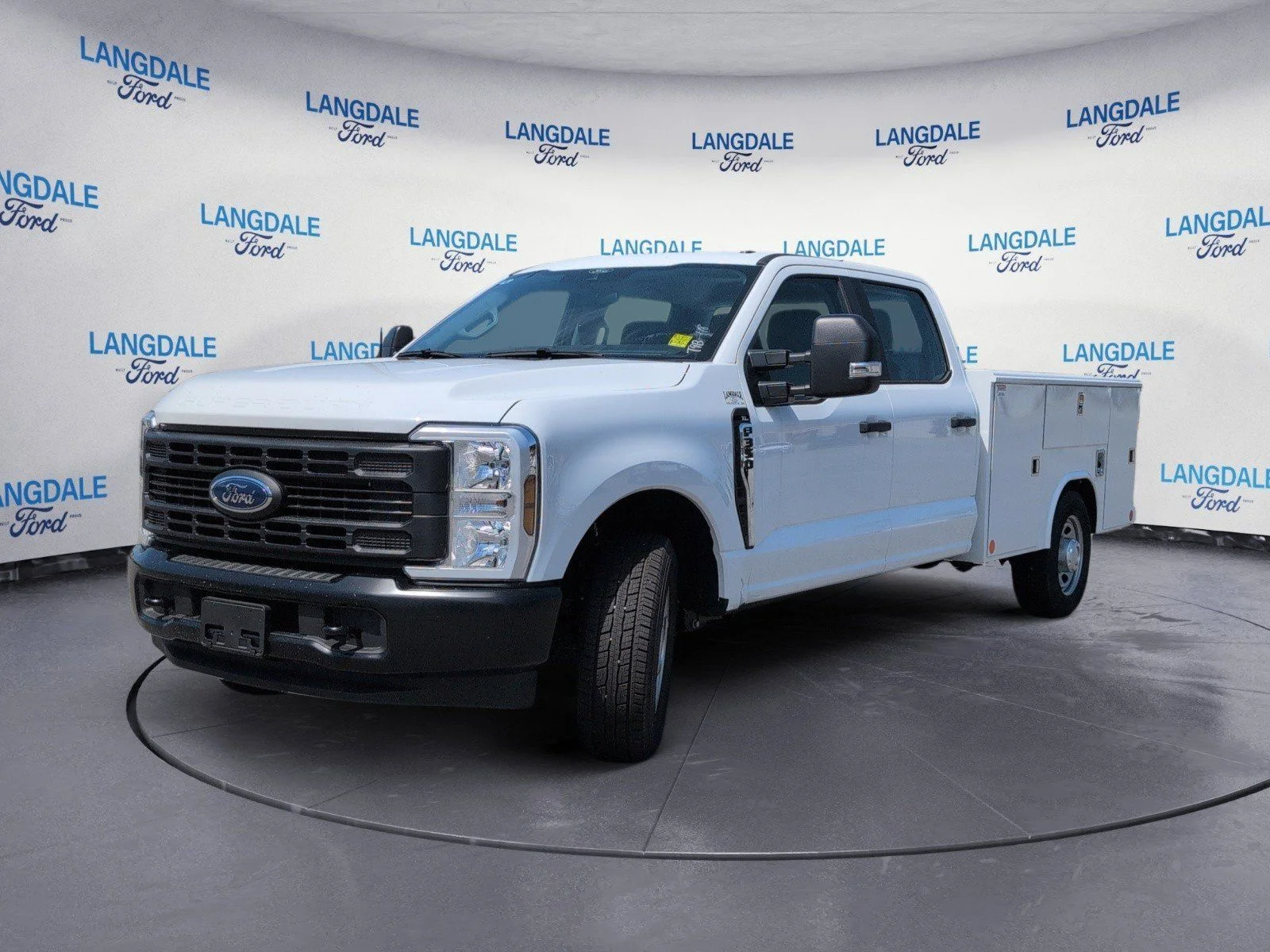 2025 Ford F-350 Super Duty Chassis Cab XL - Photo 11