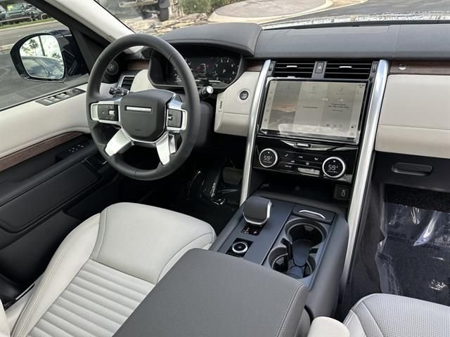 New 2026 Santorini Black Land Rover S image 12