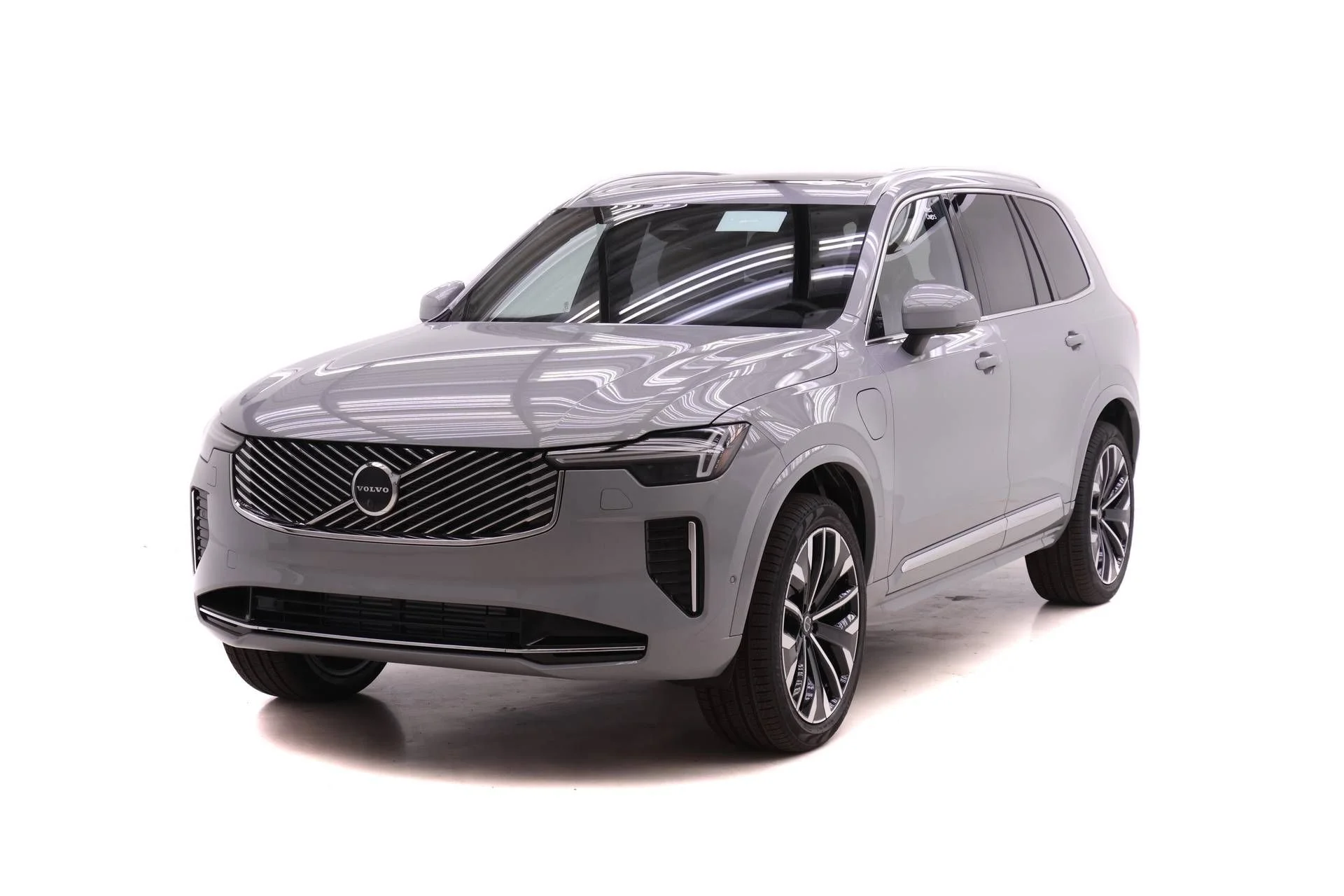 2026 Volvo XC90 T8 Recharge Plus Bright 7-Seat 4WD's photo