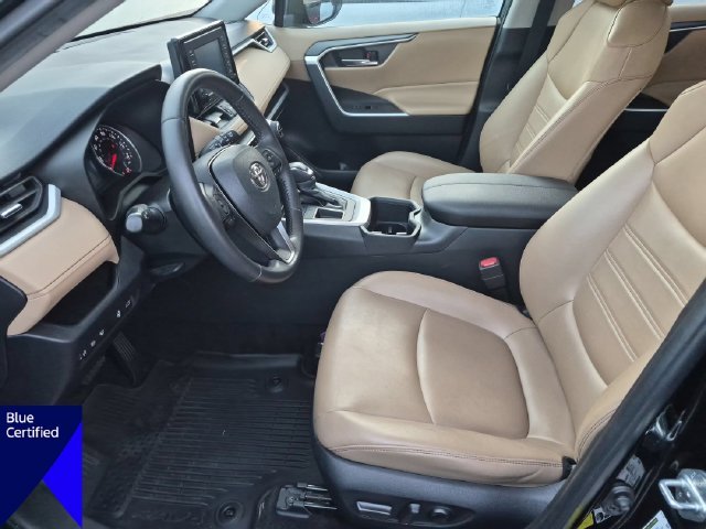 Used 2022 Black Toyota XLE Premium image 15