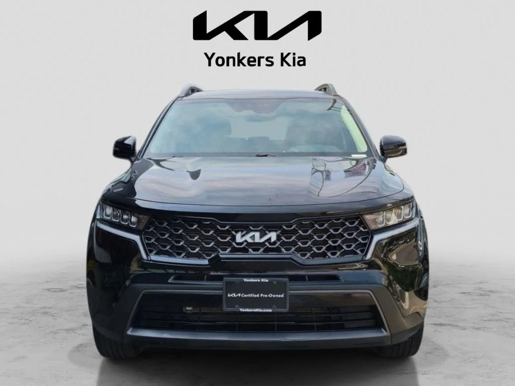Used 2023 Black Kia X-Line S image 3
