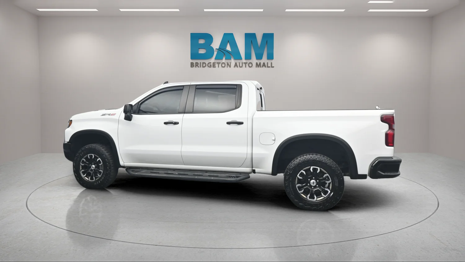 Used 2024 White Chevrolet ZR2 image 5