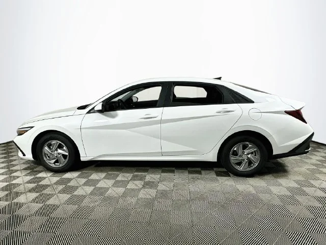 New 2026 White Hyundai SE image 6