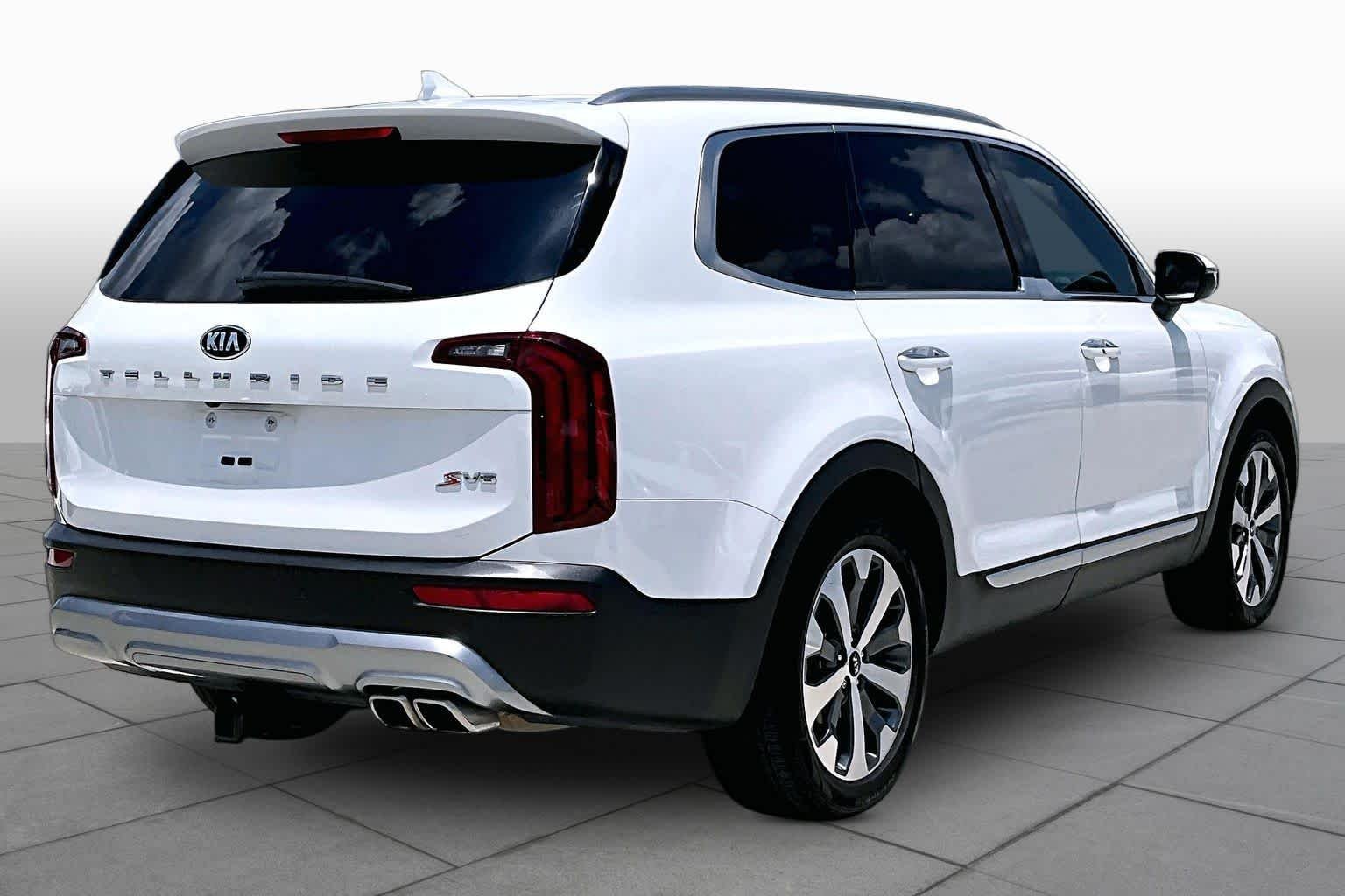 Used 2020 Snow White Pearl Kia S image 12