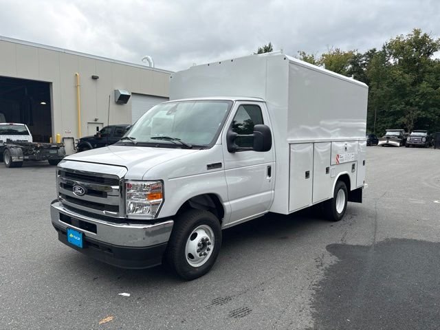 New 2027 White Ford Base image 3