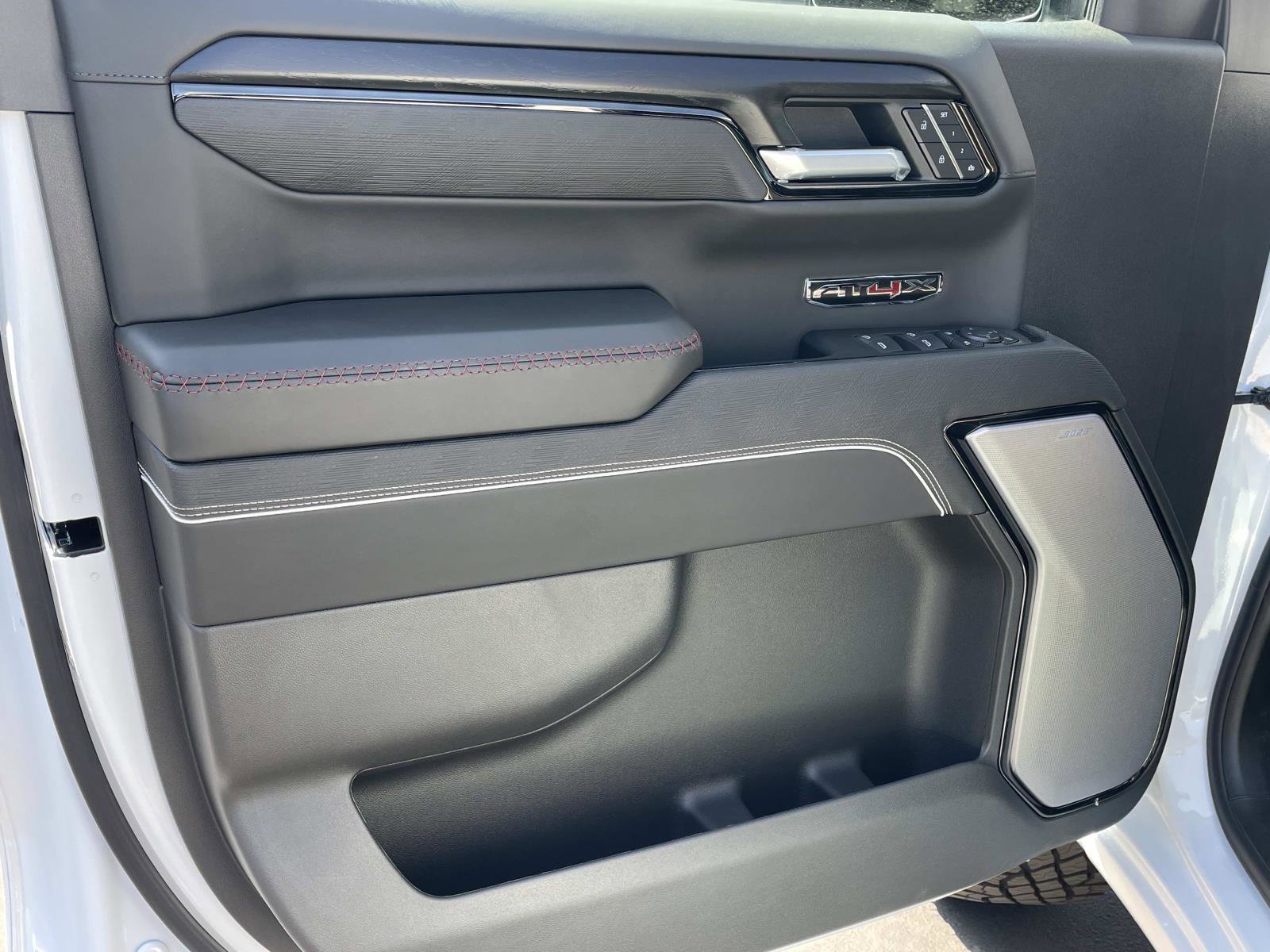 2026 GMC Sierra 1500 AT4X - Photo 20
