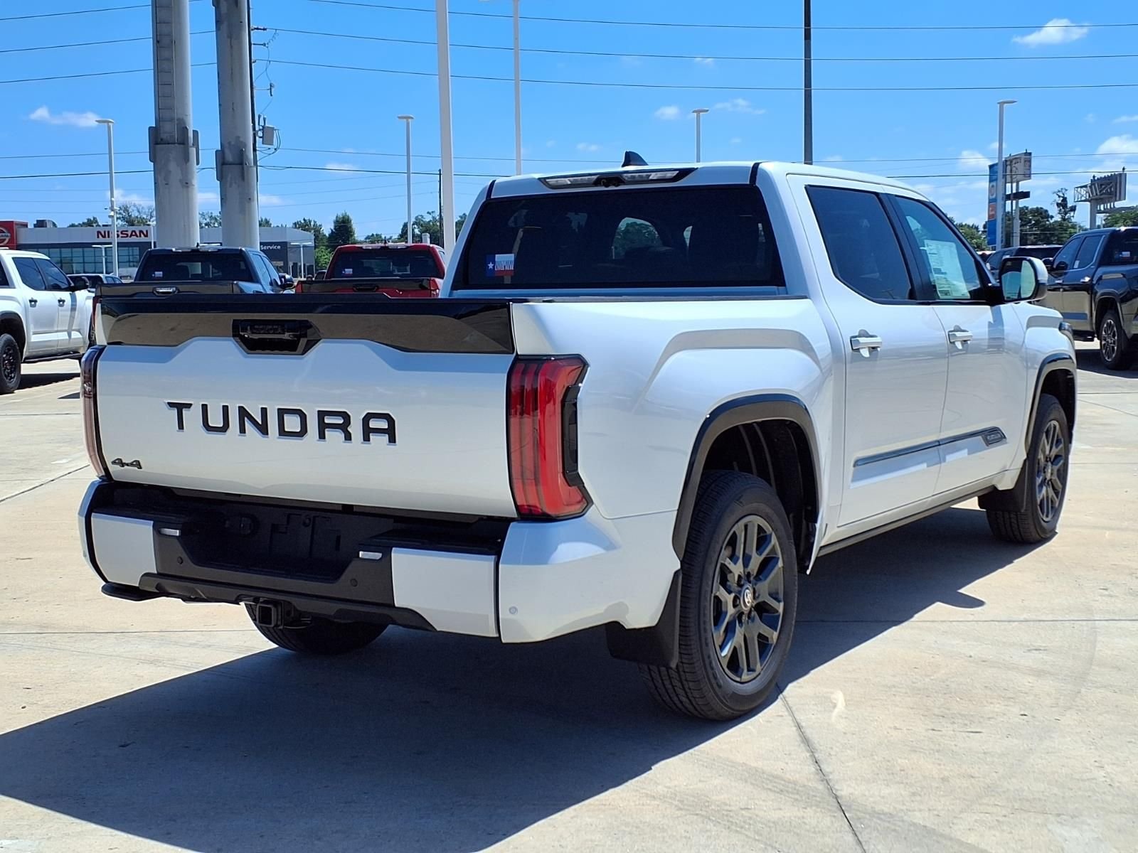 New 2026 Wind Chill Pearl <sup>1</sup> Toyota  Platinum image 6