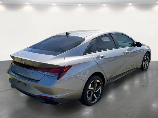 Used 2023 Silver Hyundai SEL image 14