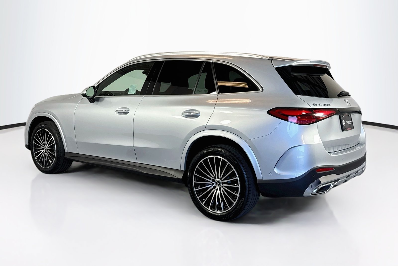 New 2026 Cirrus Silver Metallic Mercedes-Benz GLC 300 image 7
