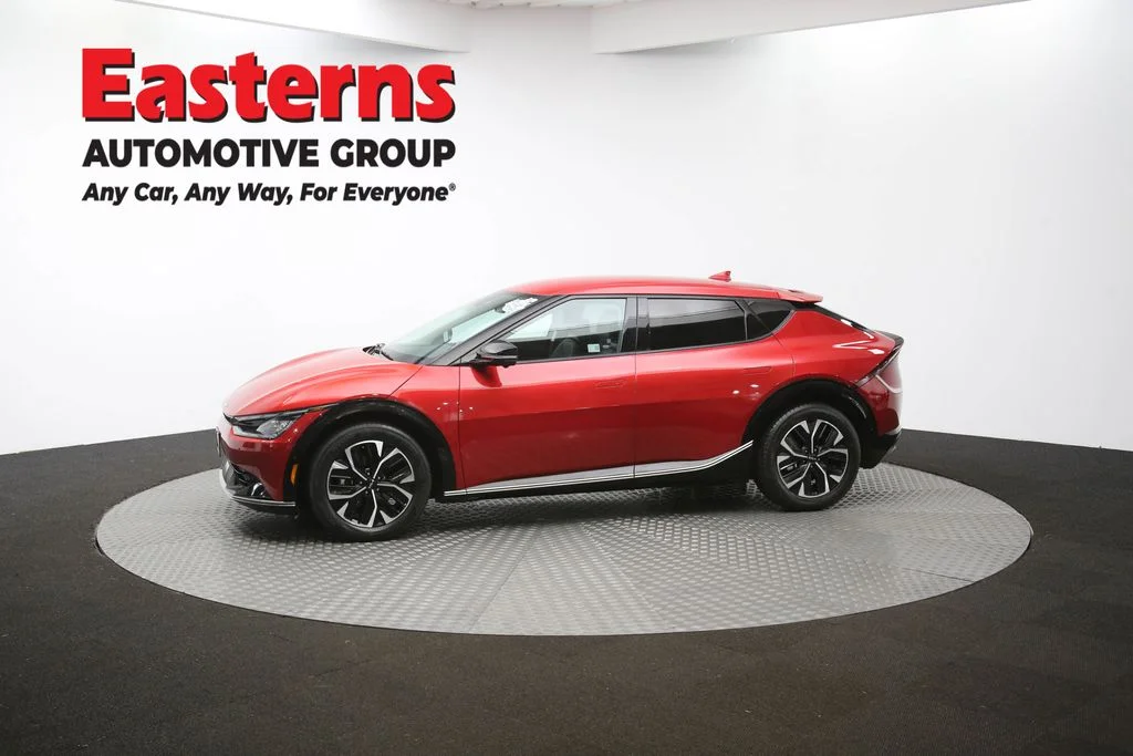 Used 2023 Red Kia Wind image 60