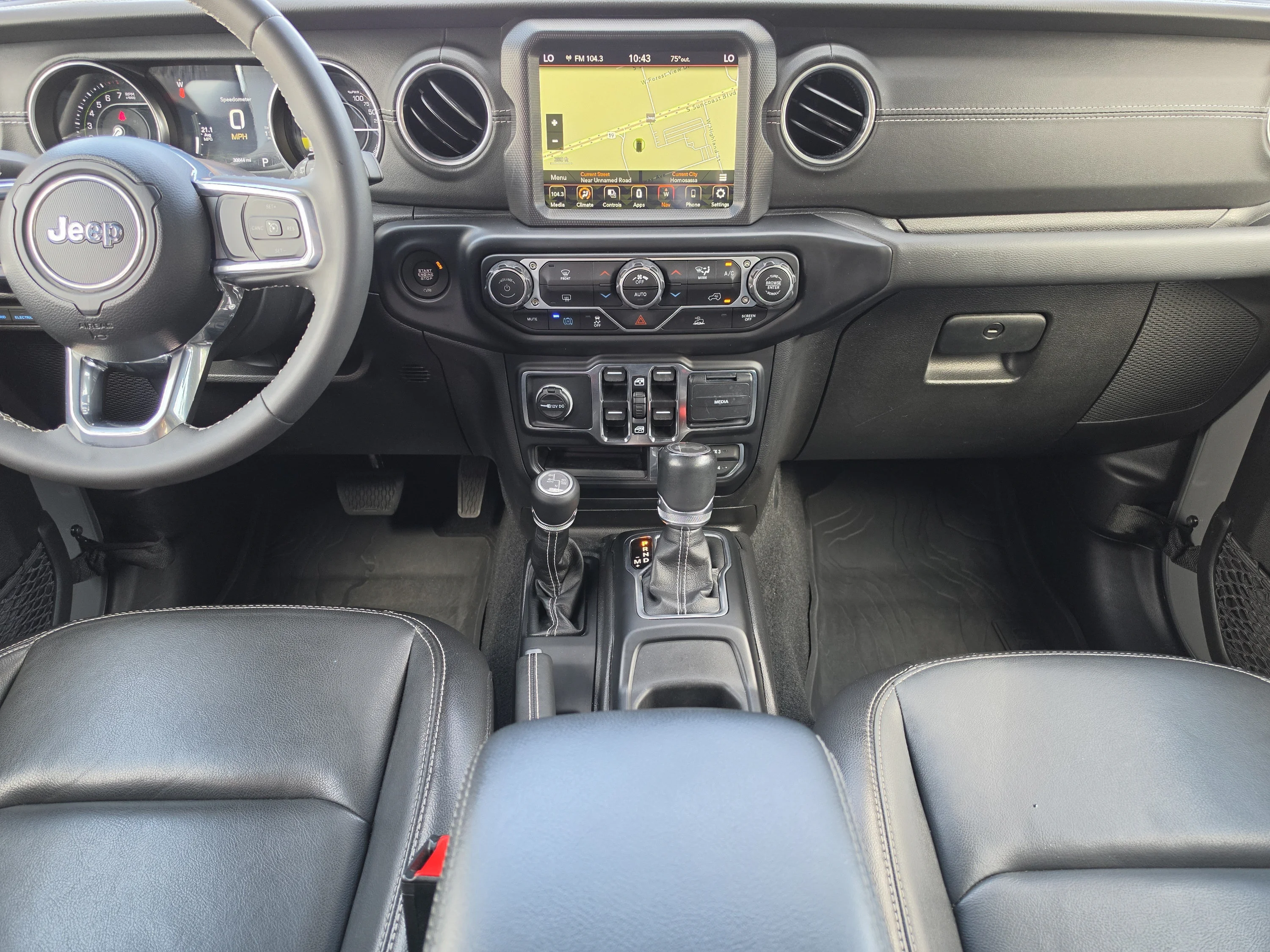 Used 2023 Sting-Gray Clearcoat Jeep Sahara image 22