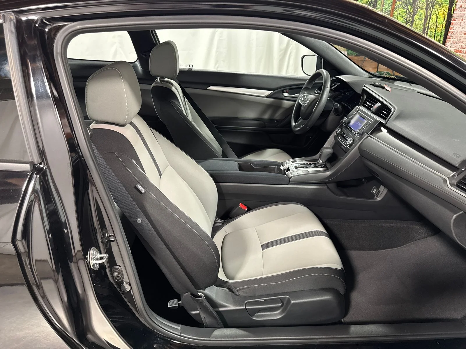 Used 2018  Honda LX-P image 27