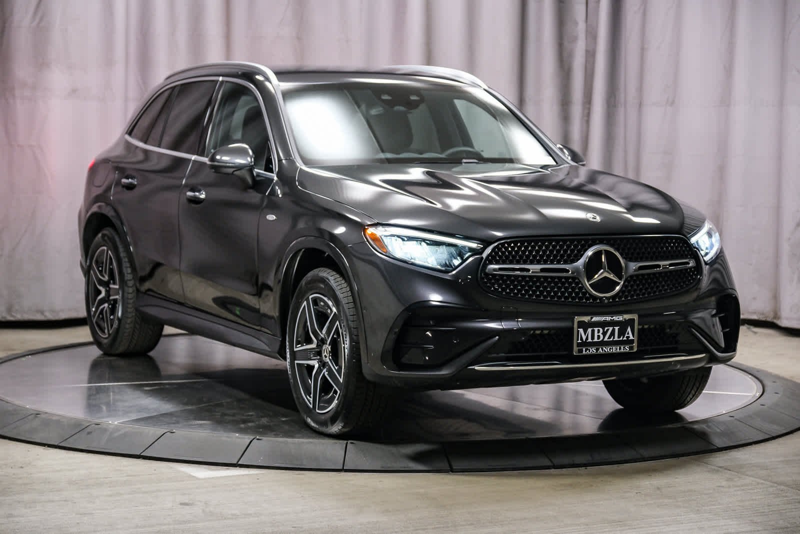 Certified Used 2025 Graphite Grey Metallic Mercedes-Benz GLC 350e image 5