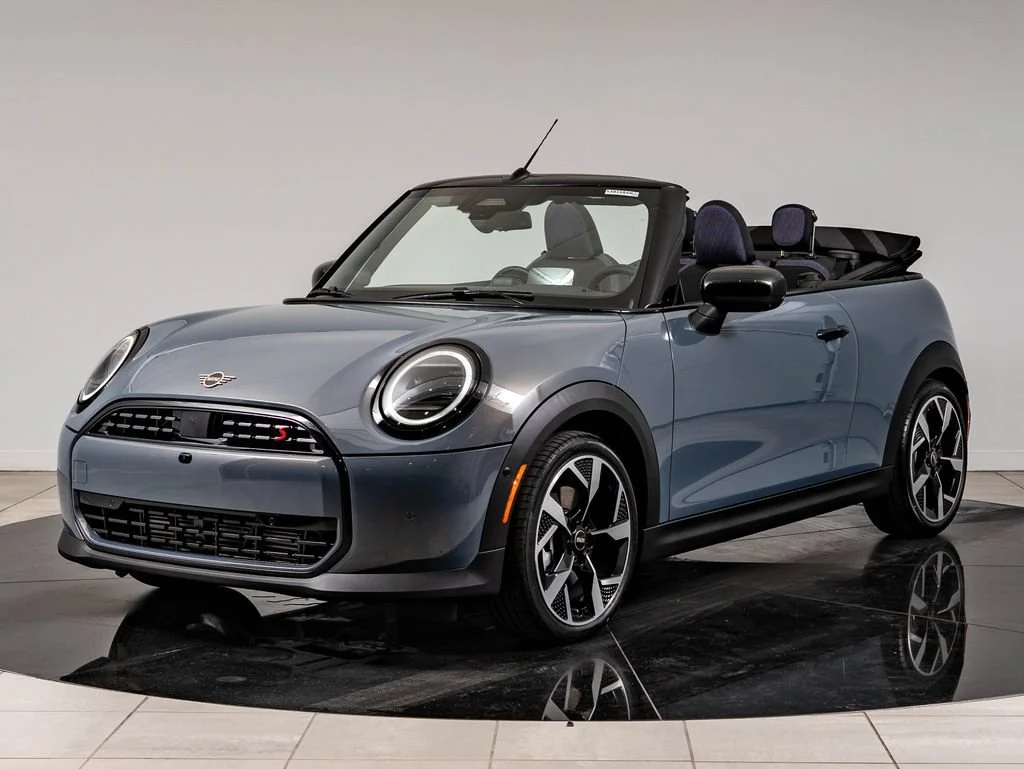 New 2026 Gray Metallic MINI Iconic image 2