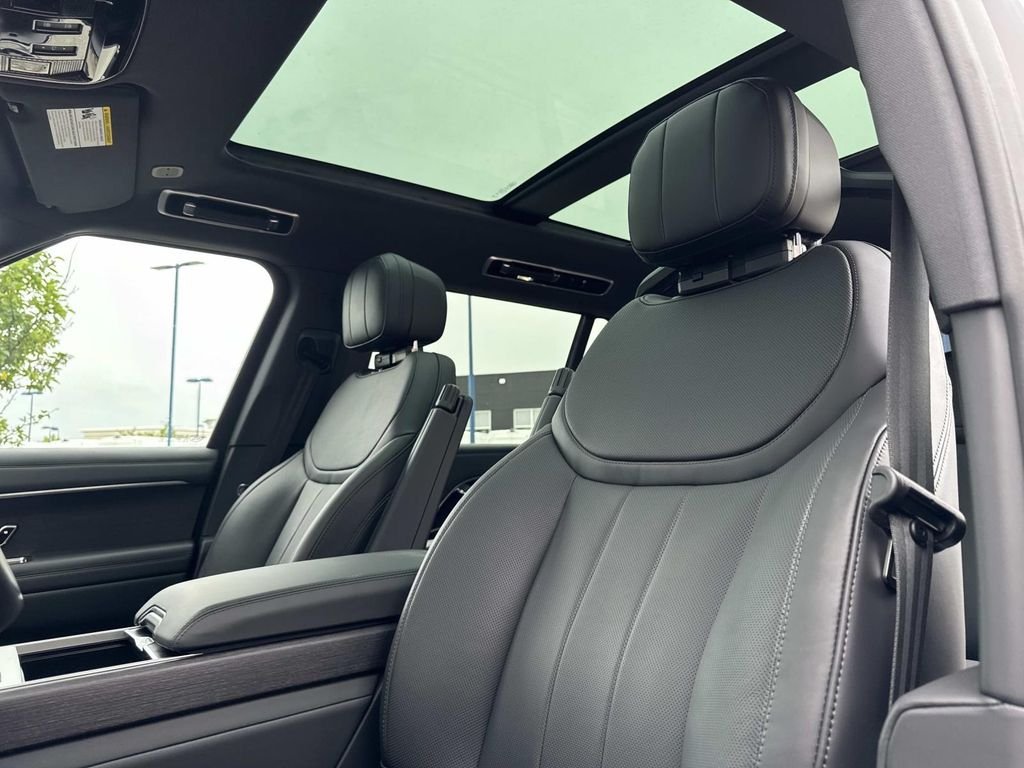 New 2026 Santorini Black Land Rover SE image 22