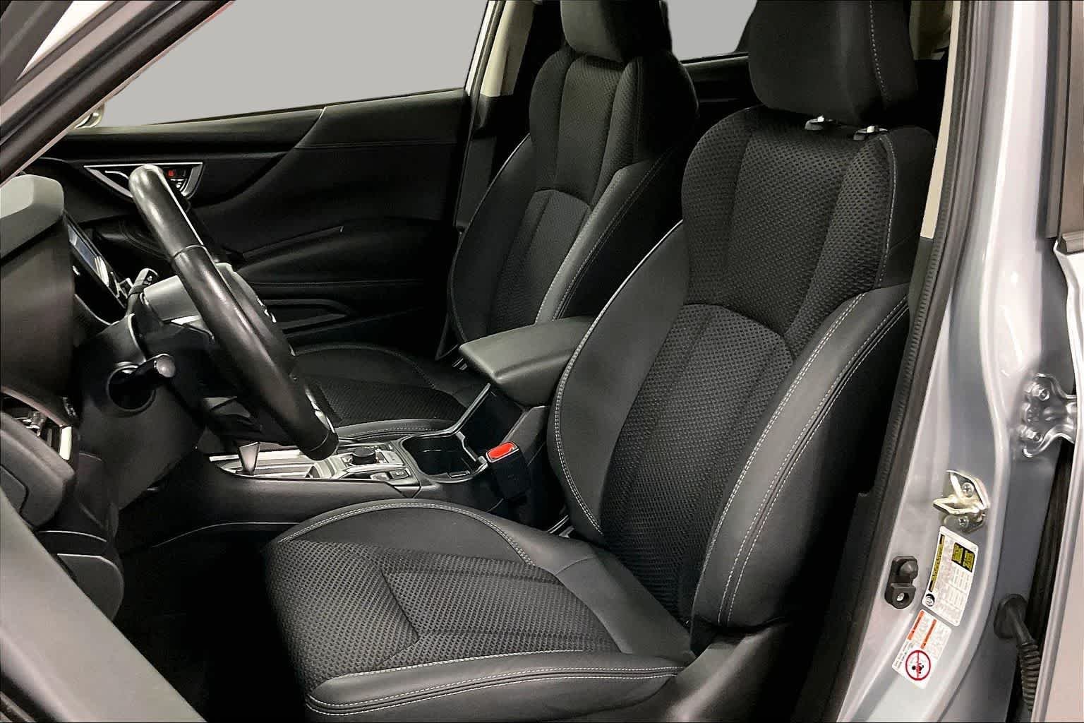 Used 2019 Ice Silver Metallic Subaru Premium image 8
