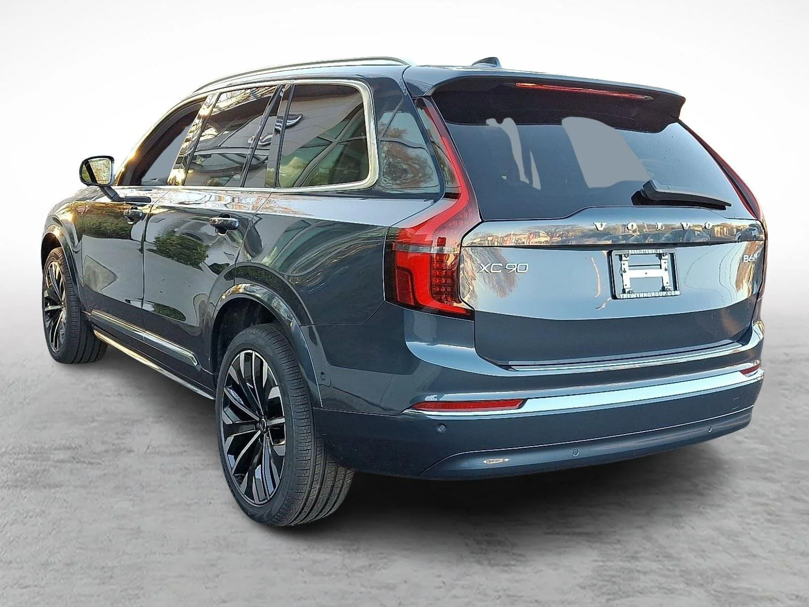 Used 2026 Denim Blue Metallic Volvo Plus image 4