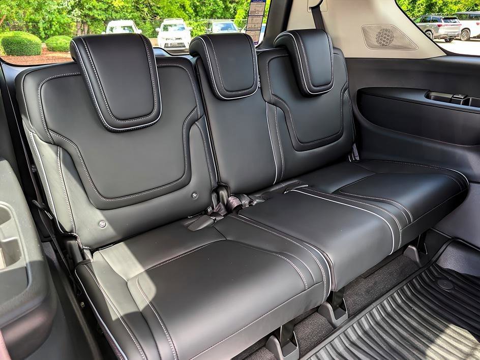 New 2026 Radiant White INFINITI LUXE image 23