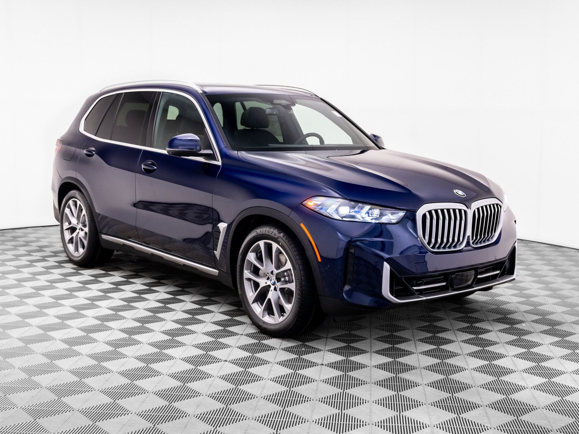 New 2026 Tanzanite Blue II Metallic BMW xDrive40i image 9