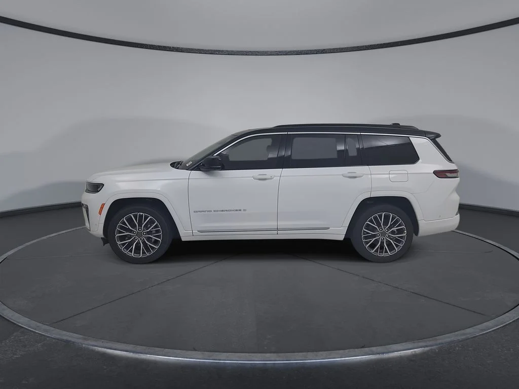 New 2026 Bright White Clear-Coat Exterior Paint Jeep Summit image 9