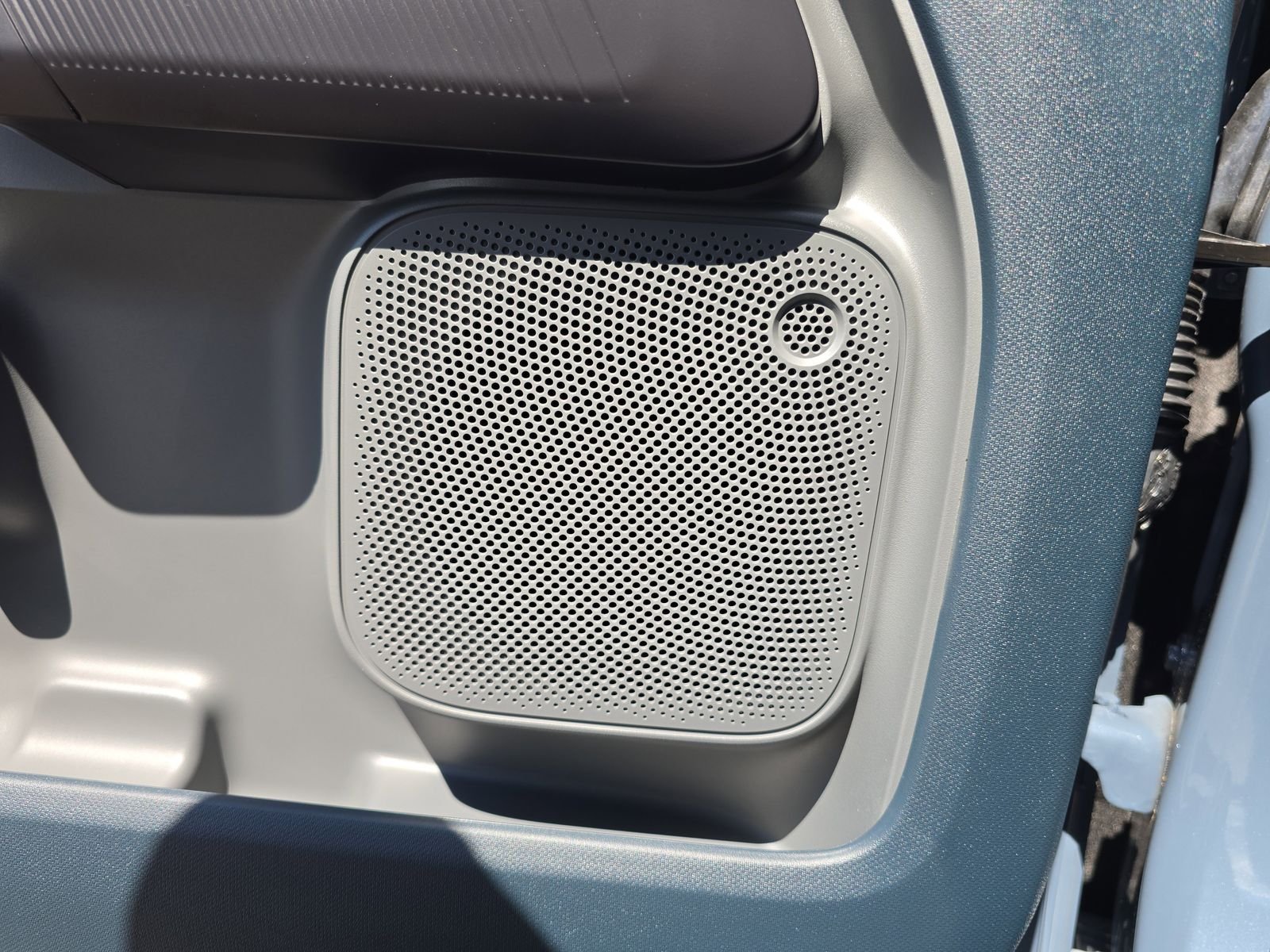 New 2025 Azure Gray Metallic Tri-Coat Ford XLT image 14