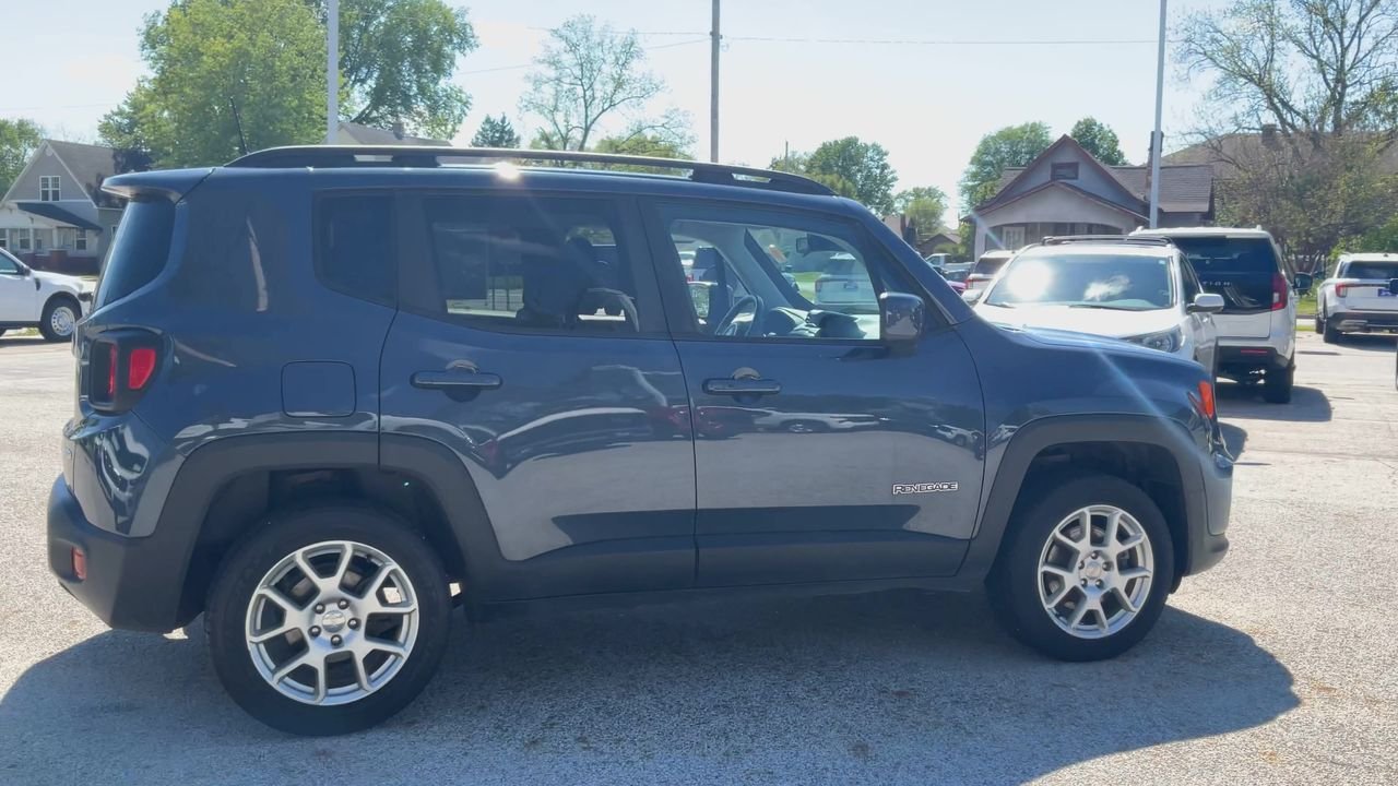 Used 2019 BLUE Jeep Latitude image 3