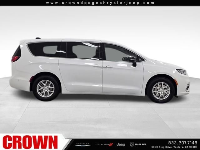 New 2025 Bright White Clear-Coat Exterior Paint Chrysler Select image 4