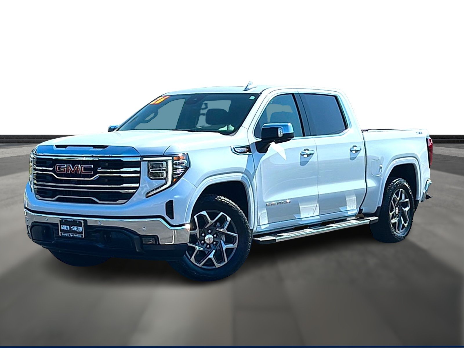Used 2026 Glacier White Tricoat GMC SLT image 1