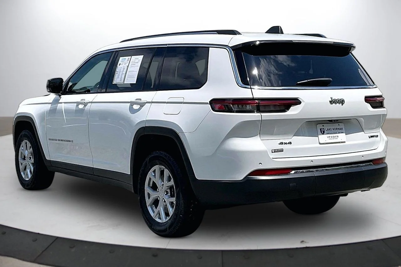 Used 2023 White Jeep Limited image 7
