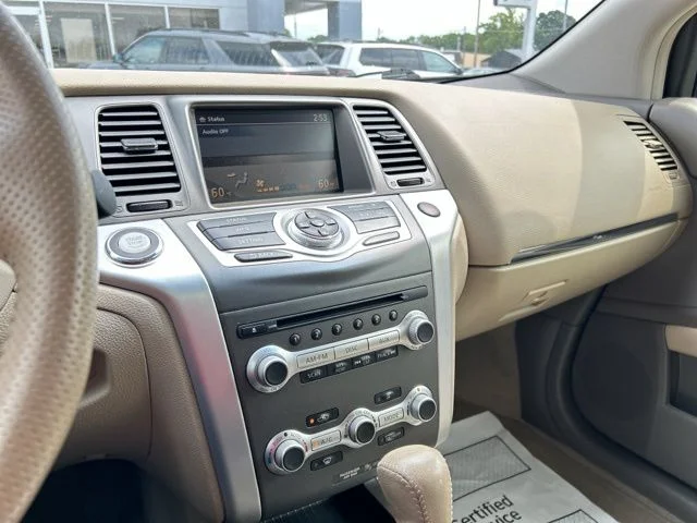 Used 2012 White Nissan SL image 38