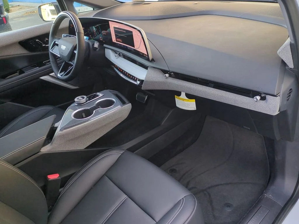 2026 Cadillac OPTIQ Luxury - Photo 33