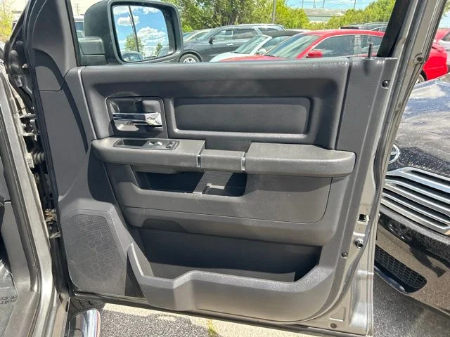 Used 2009 Gray Dodge Sport image 19