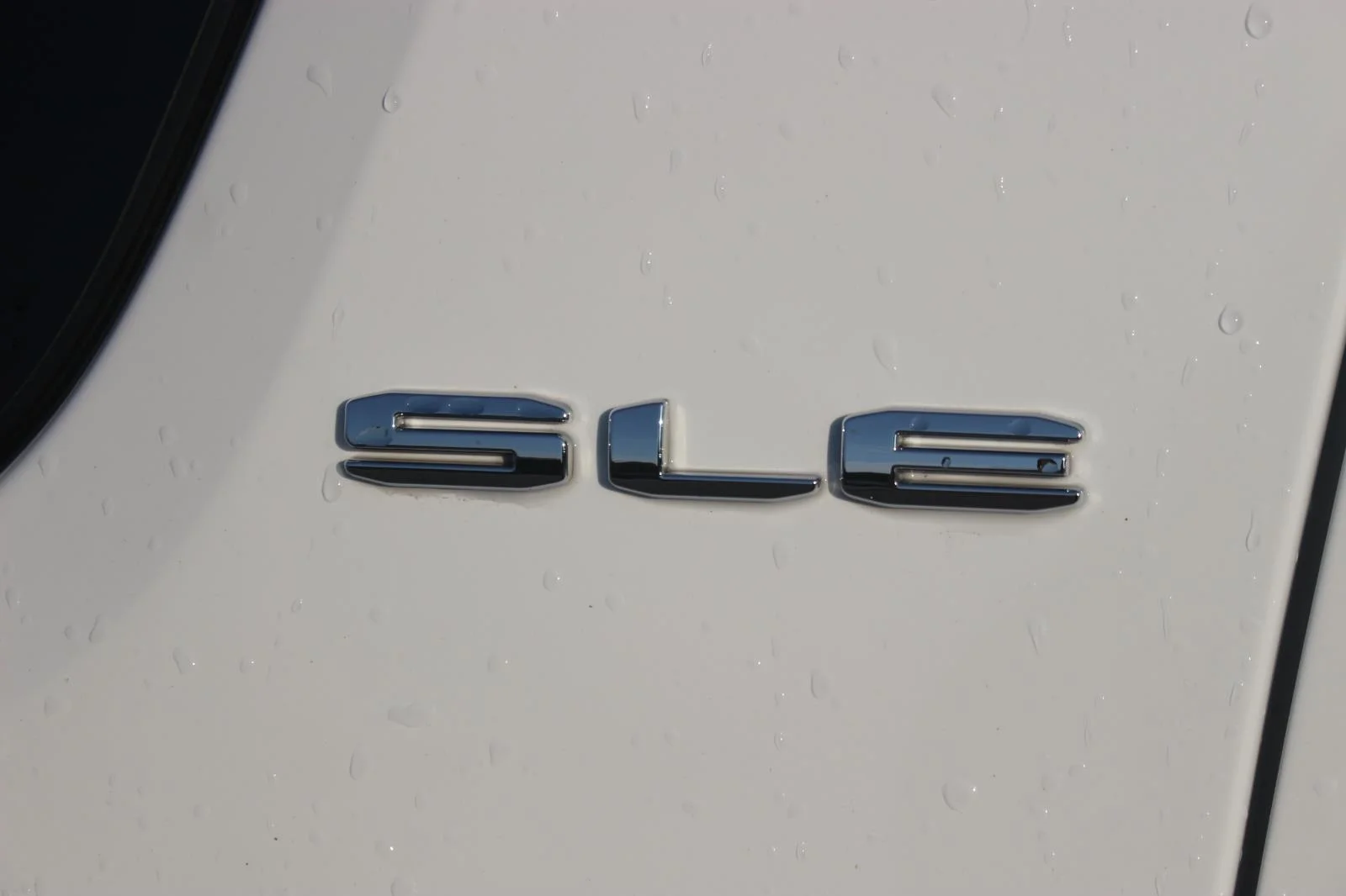 Used 2021 Summit White GMC SLE image 10