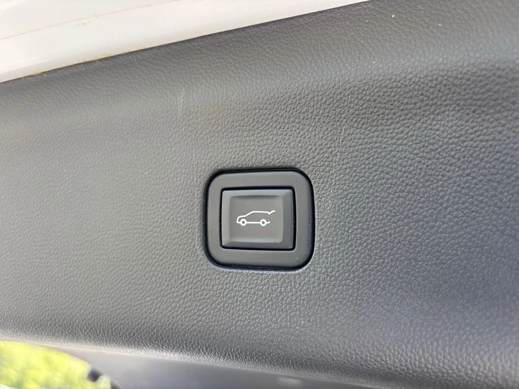 Used 2021 Includes Satin Nickel lower exterior accent color.) Buick Premium image 20