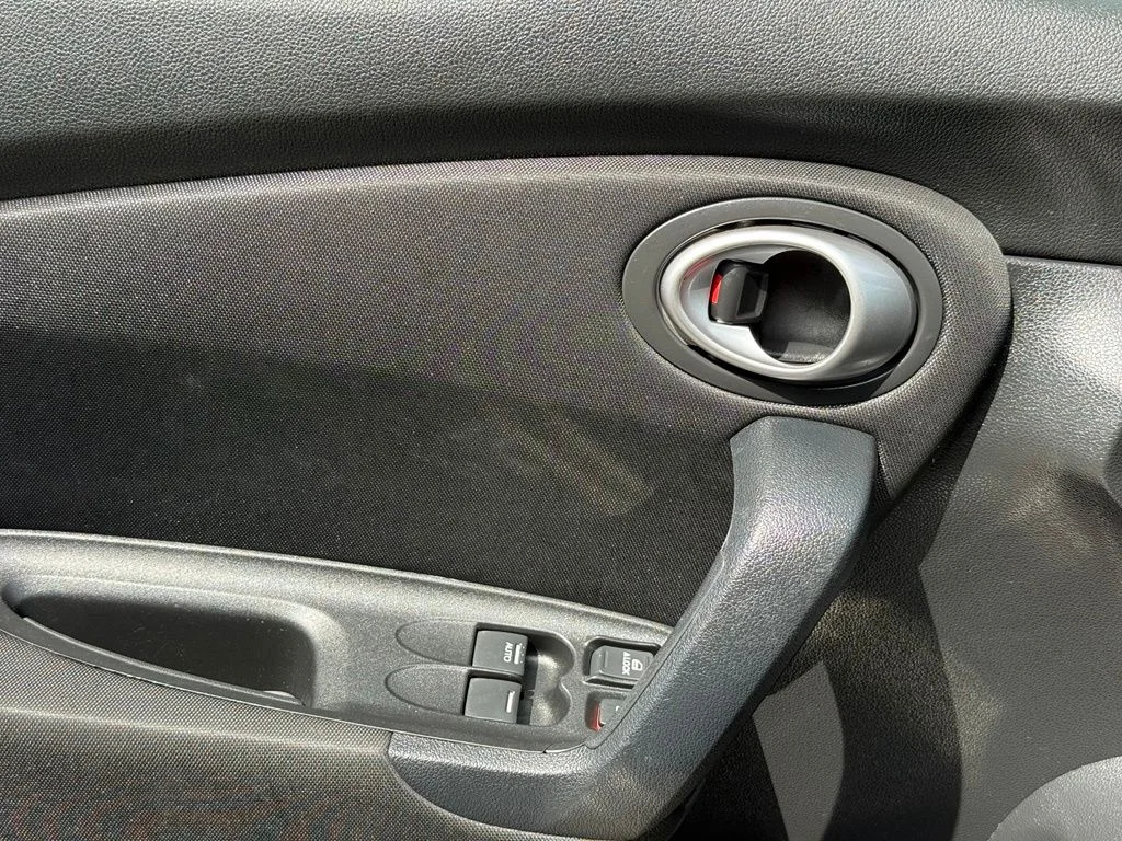 Used 2015  Honda Base image 19