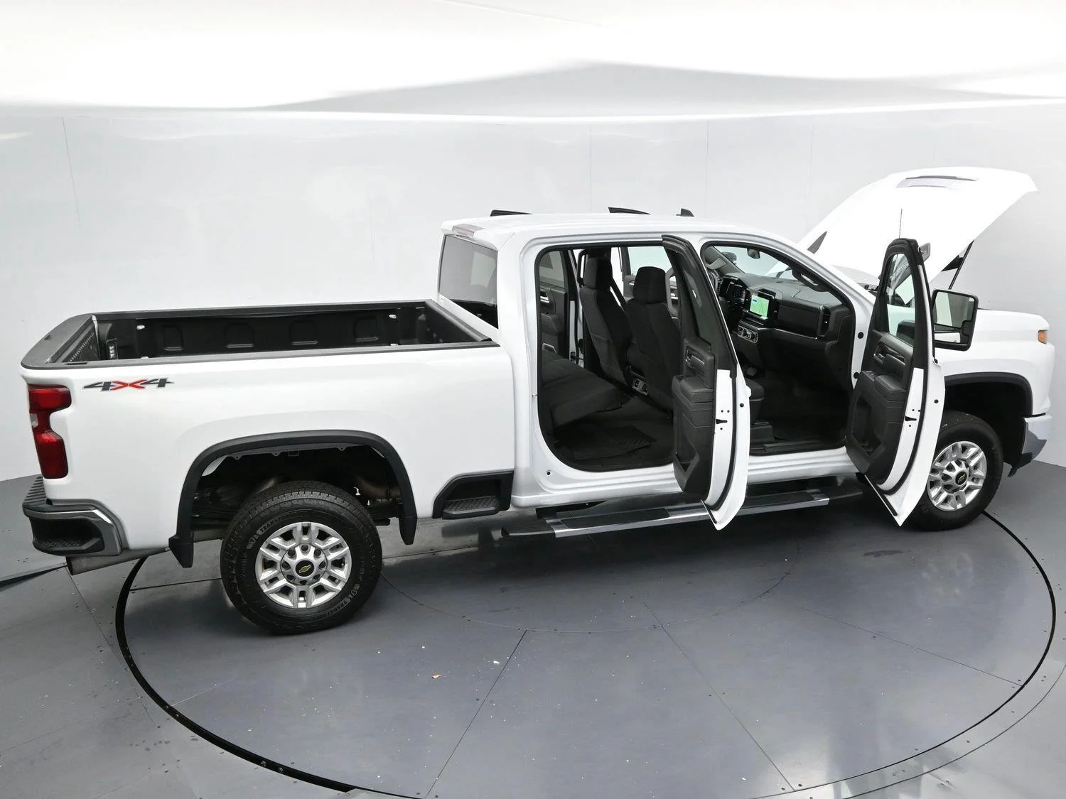 Used 2025 Summit White Chevrolet LT image 41